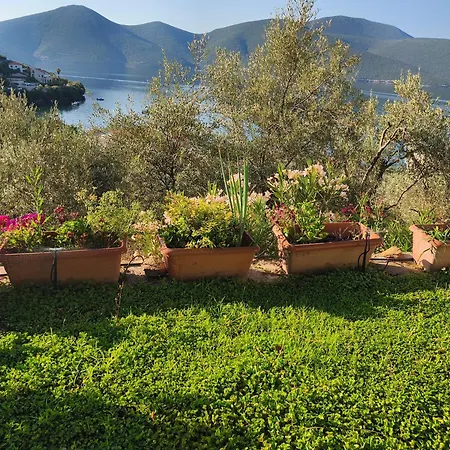 Дом отдыха Sea View Goldins House *